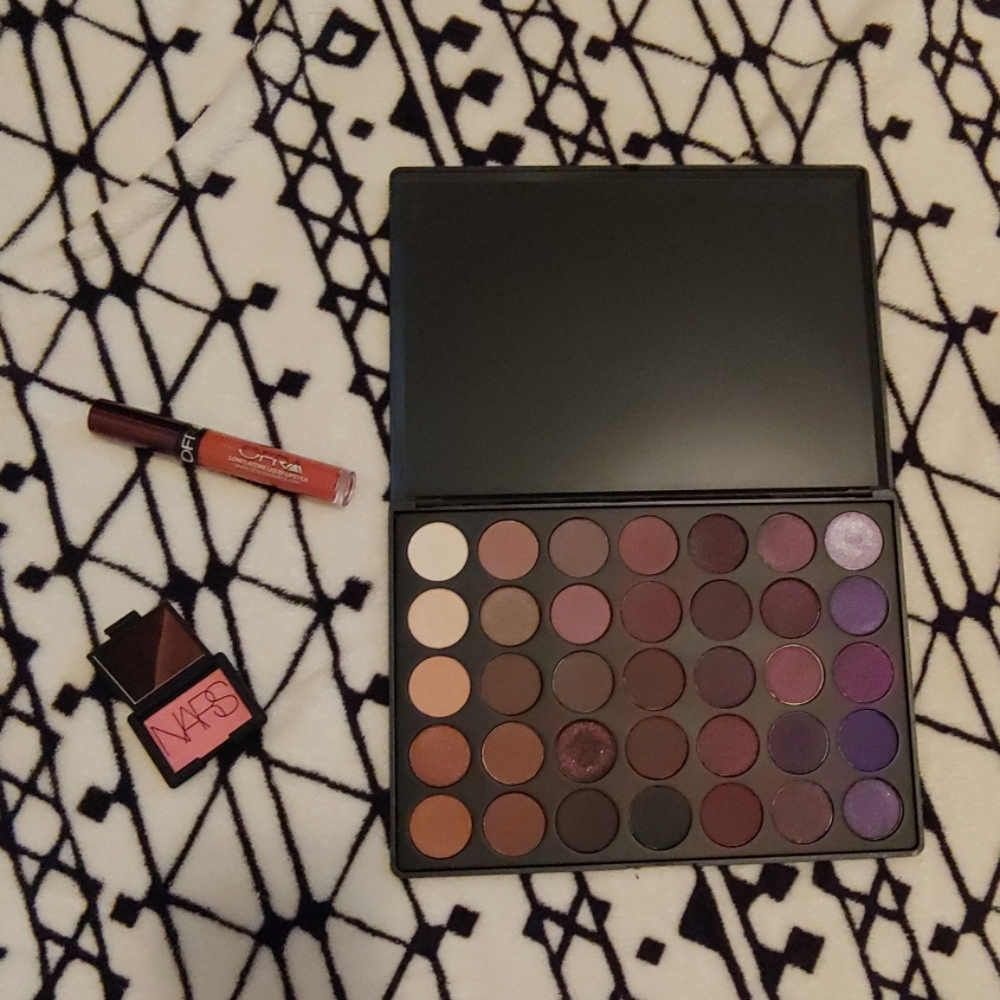 Makeup bundle
